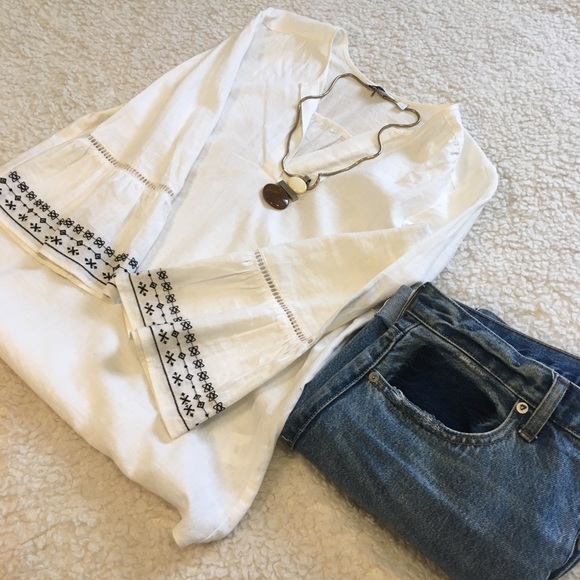 Boho White Linen Bell Sleeve Top - Picture 2 of 4